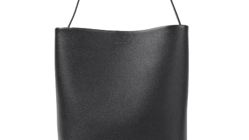 Elevate Your Style: A Curated Selection of Essential Luxury Tote Bags for Every Occasion