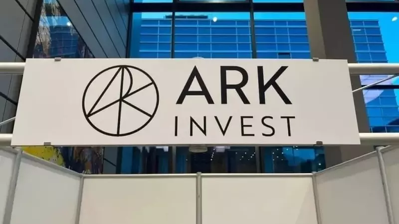 Cathie Wood Offloads Robinhood Stock, Adjusts Archer Aviation Holdings Amidst Market Shifts