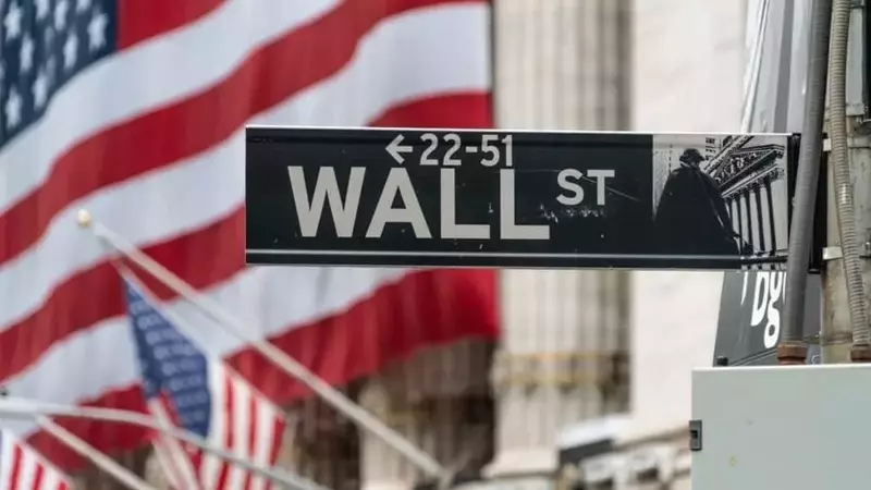 Stock Market Today: S&P 500, Dow Futures Gain Ahead Of SpaceX's Debut—Adobe, Lennar, CoreWeave In Focus