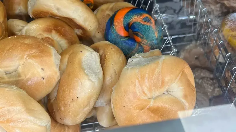 NYC's Culinary Scene Catches Knicks Fever with Themed Delicacies