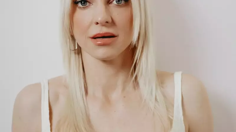 Anna Faris Reflects on 'Scary Movie' Success and Hollywood Journey