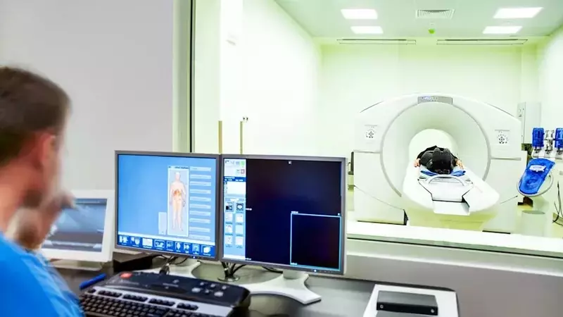 Truist Reaffirms Buy Rating for Boston Scientific Amidst Watchman Growth Concerns