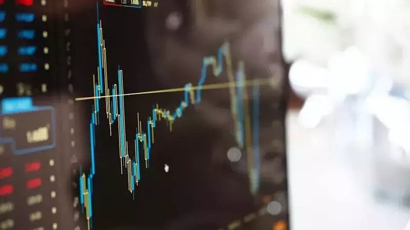 Understanding the Fluctuations in UWM Holdings Corporation's Stock Performance