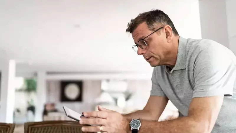 Navigating Investor Concerns Amidst Declining Consumer Sentiment