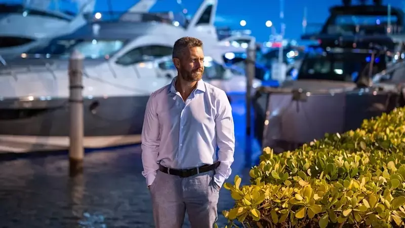 Elite Investors' Shift: Why the Wealthy Are Hoarding Cash and Exploring Alternative Assets