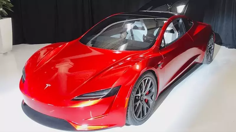 Piper Sandler Analyst Declares Tesla Has Solved Self-Driving Challenge