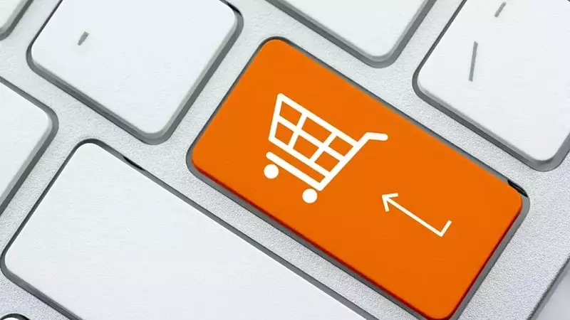 Etsy vs. Amazon: A Comparative Analysis of E-commerce Investment Opportunities