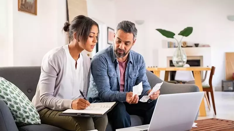 Navigating Social Security Decisions: Risks and Strategic Planning for Retirees