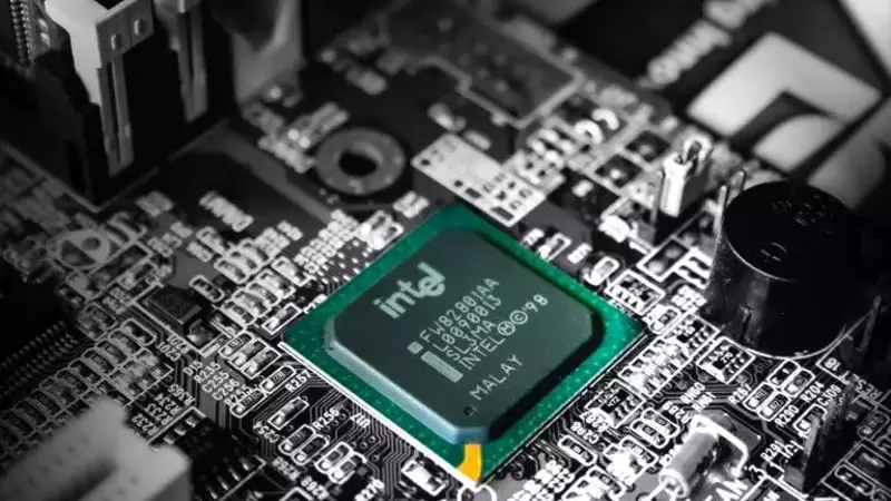 Jim Cramer's View: Intel as a Viable Alternative to TSMC in the Semiconductor Industry