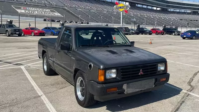 A Reimagined Mitsubishi Mighty Max: An Evo in Disguise
