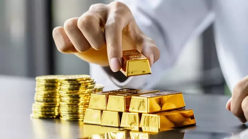 Gold Investment: ETFs vs. IRAs Tax Implications