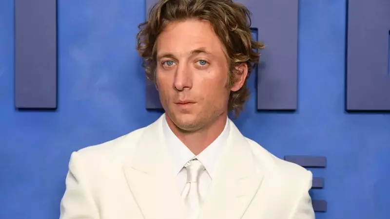 Jeremy Allen White Advocates for Social Media Restrictions for Minors, Commending UK's Ban