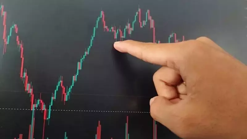 A Spotlight on Key Market Movers: Netflix, SoFi, Snap, Moderna, and Our Bond AI