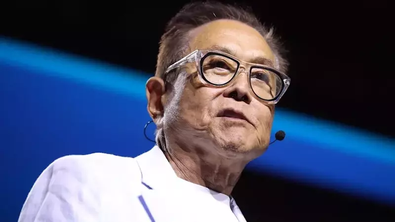 Robert Kiyosaki's Bold Prediction: Gold to Reach $35,000 by 2035, Urges Shift from Cash to Real Assets