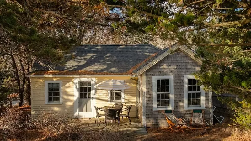 New England's Premier Airbnb Retreats: Coastal Charm to Mountain Escapes