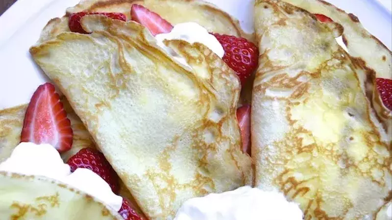 Strawberry and Cream Crepes: A Delightful Brunch Experience