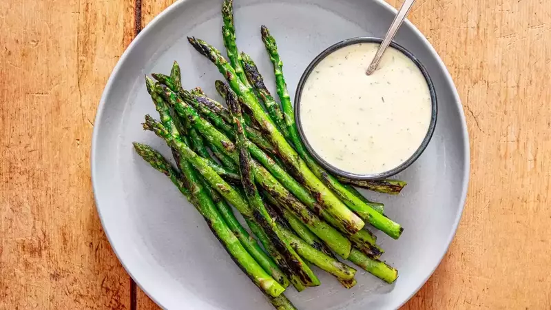 Mastering Asparagus: A Comprehensive Guide to Buying, Preparing, and Cooking