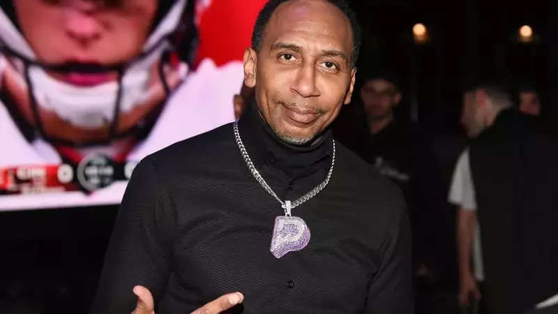 Knicks Stars Jalen Brunson and Josh Hart Confront ESPN&rsquo;s Stephen A. Smith, Who&rsquo;s Booed Out of Theater, During Podcast Taping