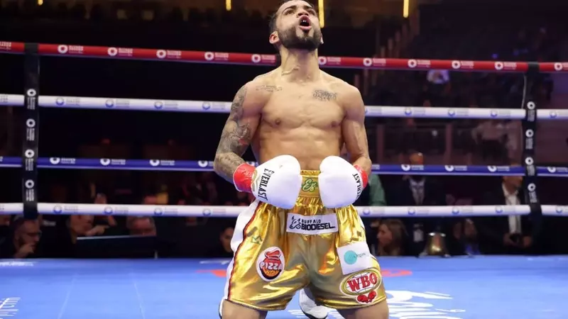 Oscar Collazo to Defend WBA and WBO Strawweight Titles Against Joey Canoy