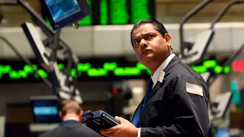 S&P 500's CAPE Ratio Signals Potential Market Downturn