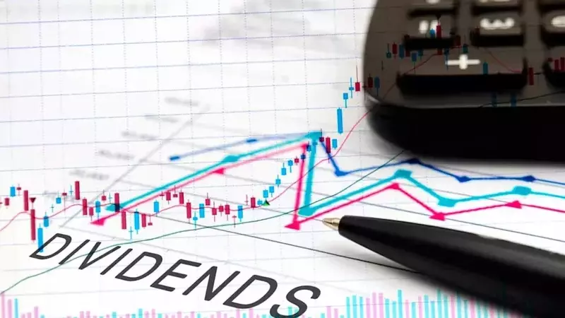 Maximizing Dividend Income: A Deep Dive into Pfizer and Johnson & Johnson Investments