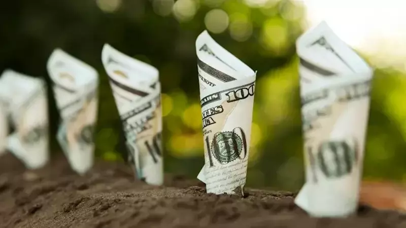Simplified Investing: Is a Dividend Equity ETF Your Best Bet?