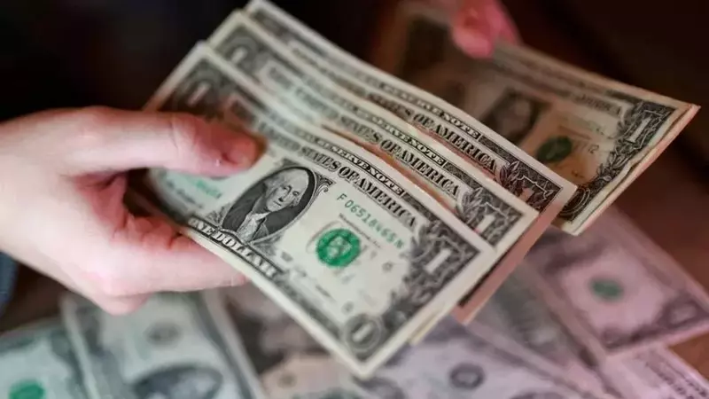 Dollar Strengthens Amid US-Iran Negotiations, Yen Nears Historic Lows, and Sterling Slides Following UK Political Shift