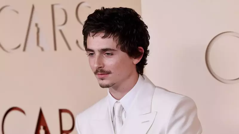 Timothée Chalamet and Selena Gomez to Star in Illumination's 'Not Alone'