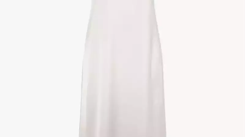 Embracing Minimalist Summer Dresses: A Style Guide