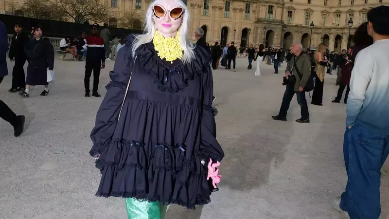 Summer Avant-Garde: Fashion's Heatwave Challenge