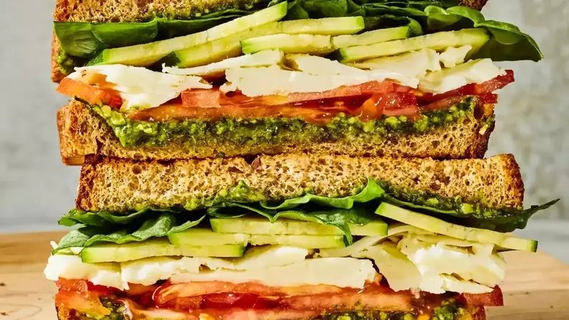 Delicious and Nutritious Vegetable Pesto Sandwich: A Quick Meal Solution