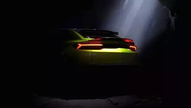 Lamborghini Teases New High-Performance Urus Variant