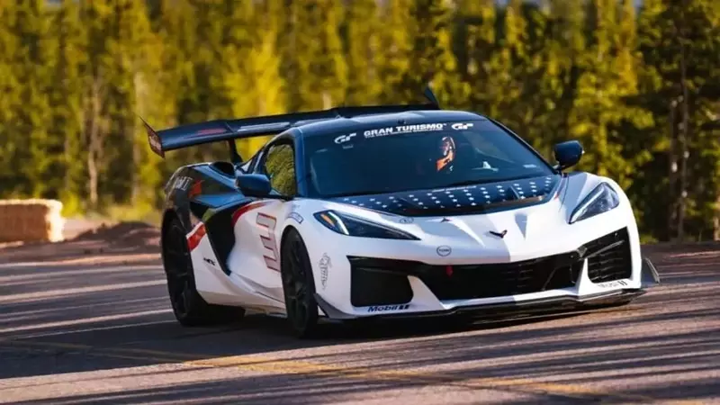 Corvette ZR1X Dominates Pikes Peak with New Production Car Record