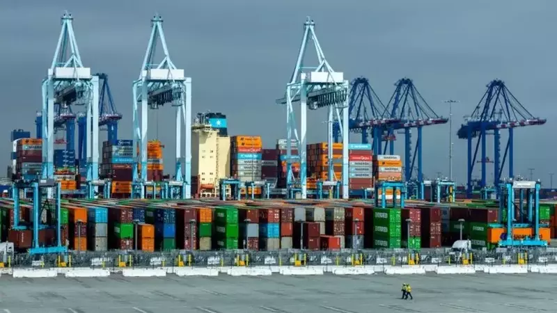 US Goods Trade Deficit Reaches 14-Month Peak as Imports Climb