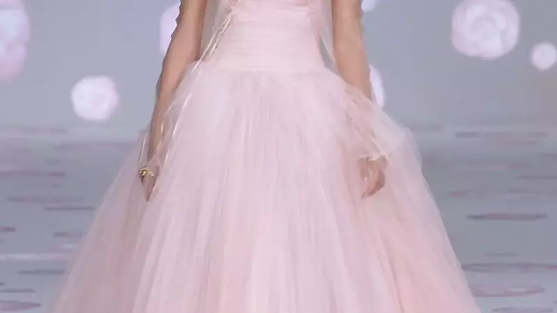 Envisioning Taylor Swift's Wedding Gown: A Fashion Forecast