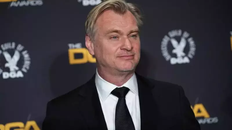 Christopher Nolan Advocates for Risk-Taking in Mainstream Cinema