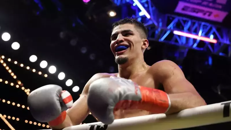 Zayas vs. Ennis: A Championship Boxing Showdown in New York City