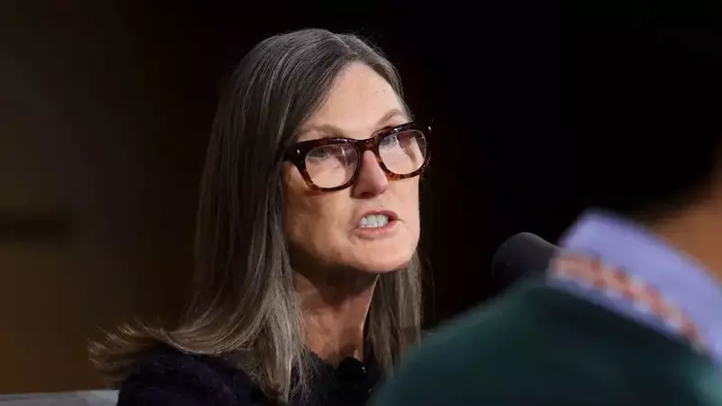 Cathie Wood Boosts Coinbase Investment Amidst Tech Stock Volatility