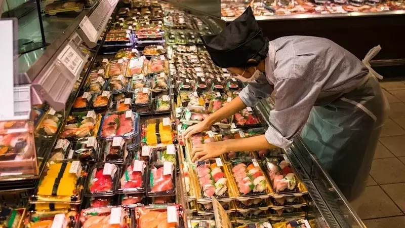 Grocery Sushi Industry Under Scrutiny for Alleged Worker Misclassification