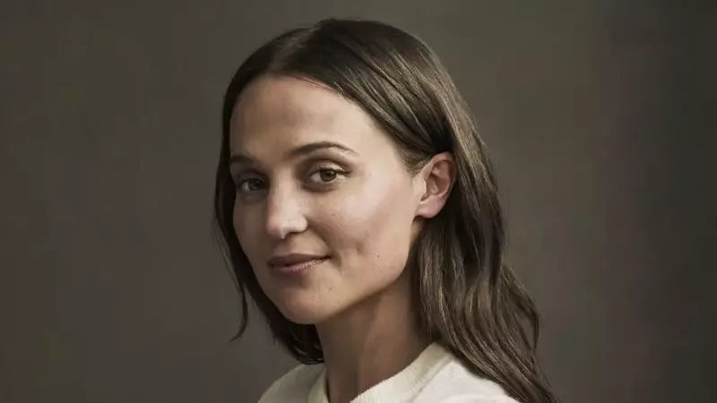 Alicia Vikander Joins Aaron Taylor-Johnson in Netflix's 'Enigma Variations' Series