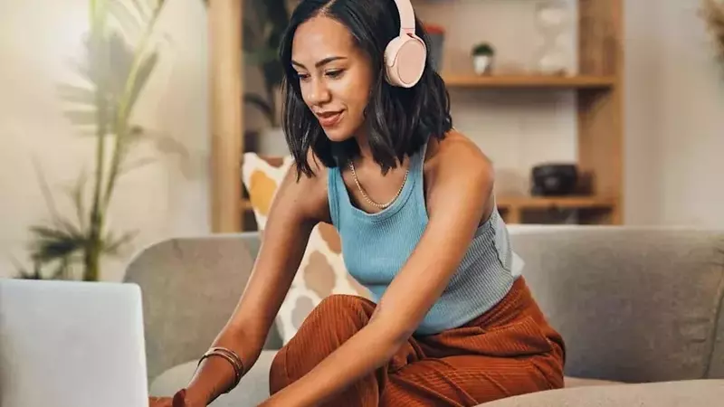 Spotify vs. Netflix: A Divergent Path for Growth Stocks