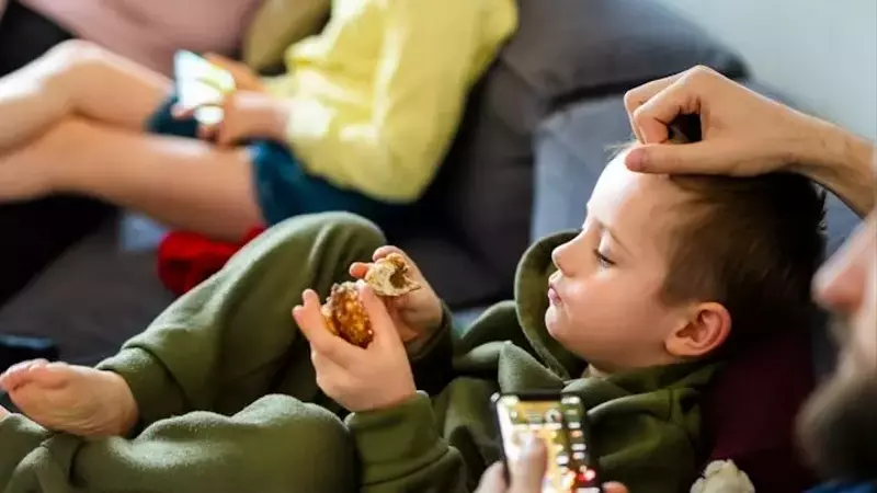Navigating the "Half-Eaten Snack Graveyard": Expert Tips for Minimizing Food Waste with Kids