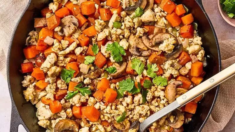Healthy Skillet Meal: Ground Turkey and Sweet Potato Dish