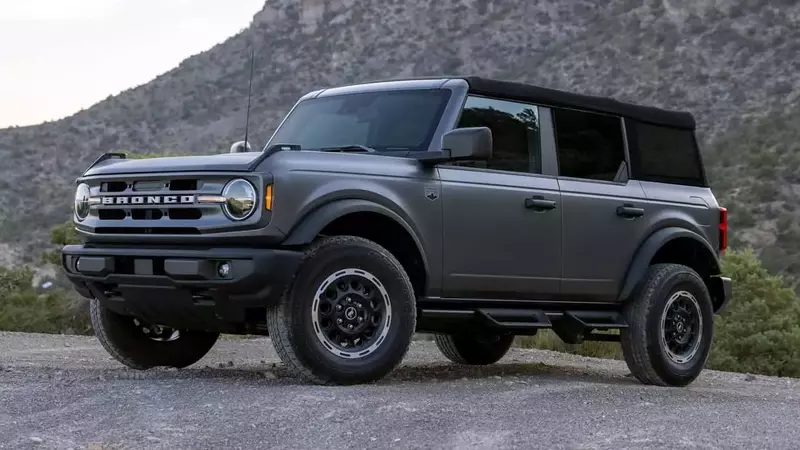 Ford Recalls Nearly 777,000 Trucks and SUVs for Transmission and Fender Issues