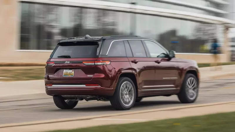 2026 Jeep Grand Cherokee Summit: A Detailed Performance Review