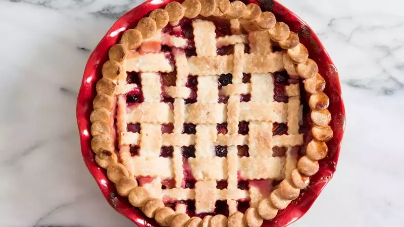 Mastering the Art of Pie Crust Designs: Techniques for Beautiful and Delicious Pies