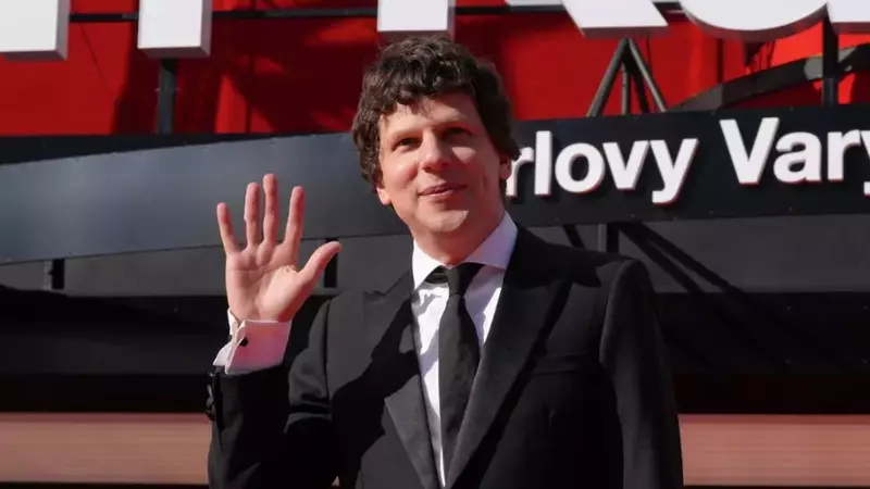 Jesse Eisenberg's Disassociation with Mark Zuckerberg and Social Media
