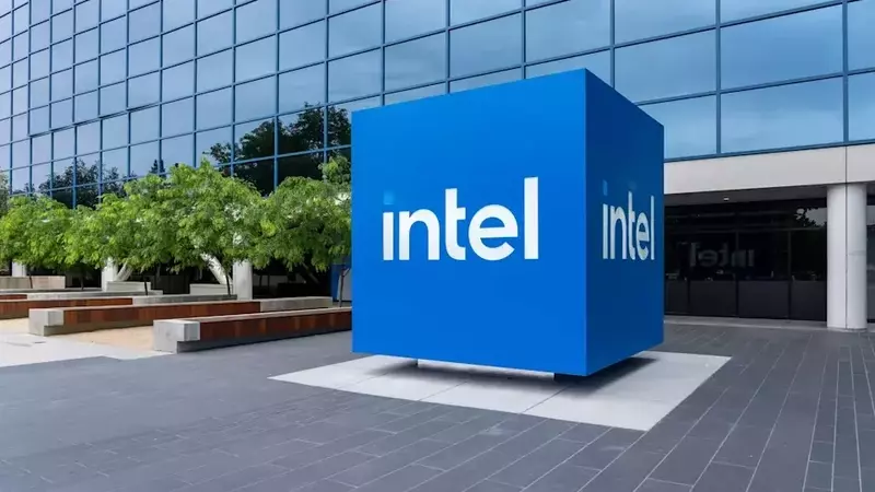 Jim Cramer's Endorsement Ignites Debate on Intel's Valuation Amidst AI Boom