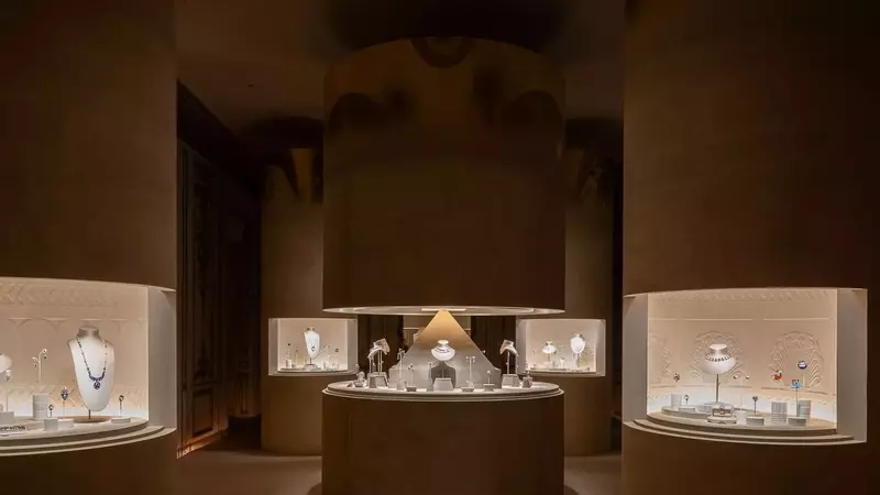 The Dazzling Future of High Jewelry: Trends and Triumphs