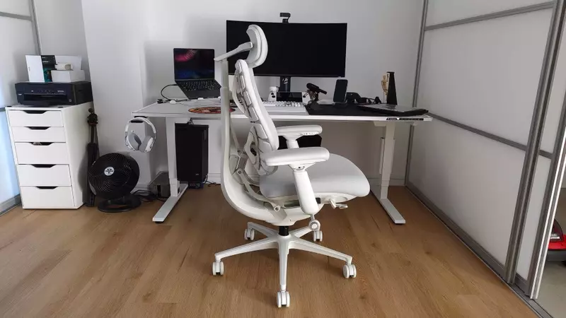 LiberNovo Omni Pro: A Refined Ergonomic Seating Experience